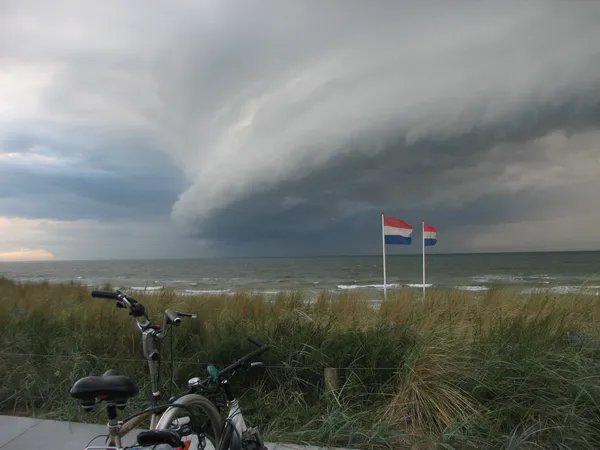 Passing Showers and Fresh Breezes: Saturday Weather Update for the Coast